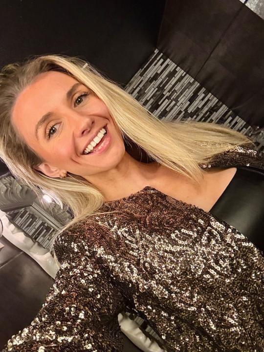 Annika Baeten Comer