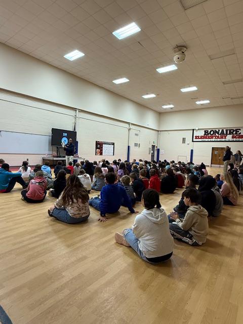 “When life gives you lemons… build a lemonade stand!” 🍋