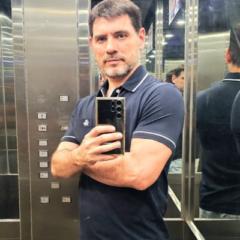 Luis Comas