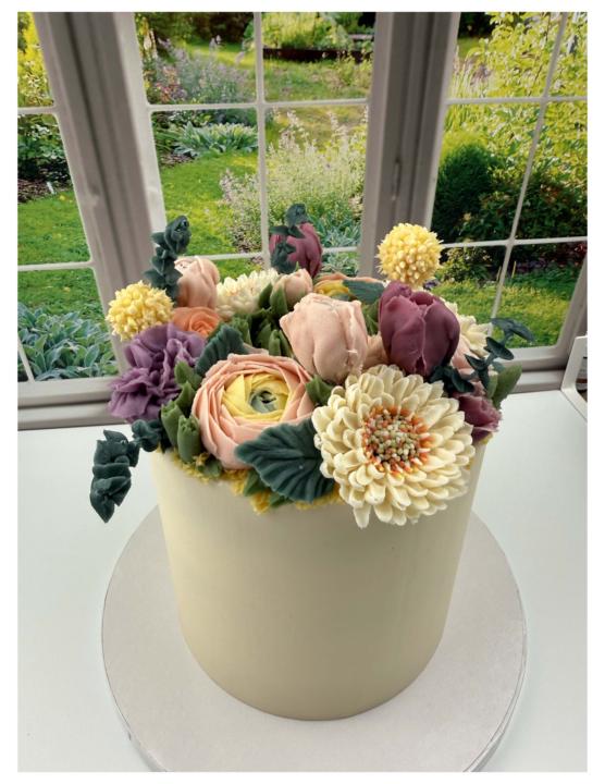 I'm Lori - Stepping into fondant — hi everyone!