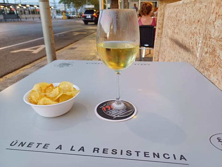 ES VIERNES,  Y EL CUERPO LO SABE.
