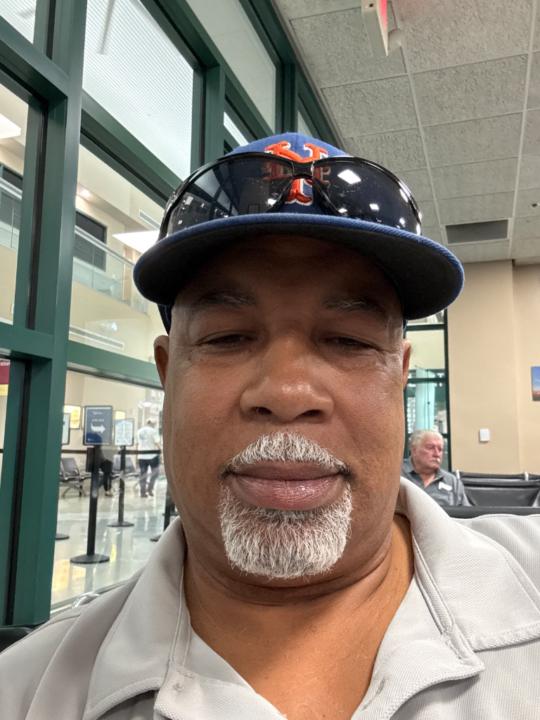 Greg De Leon