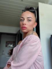 Janina Hartwig