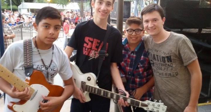 Avem Guitarra