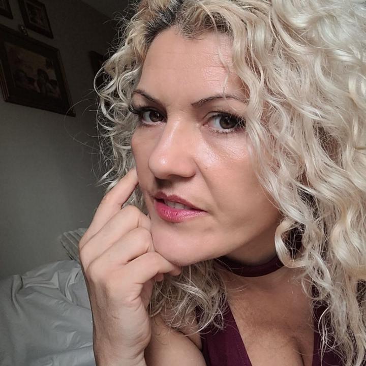 Ionela-Cristina Grecescu