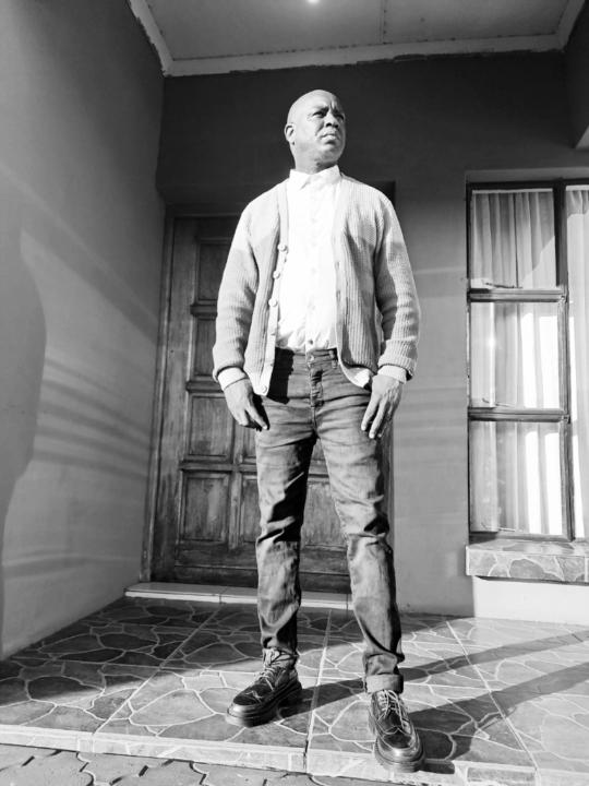 Thebe Lenoge