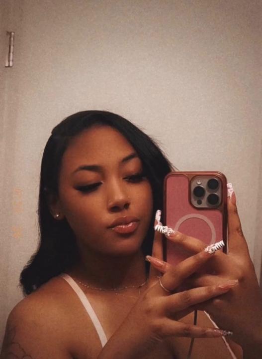 Sonae Henry