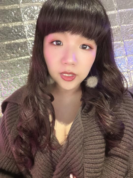 黃 證俽