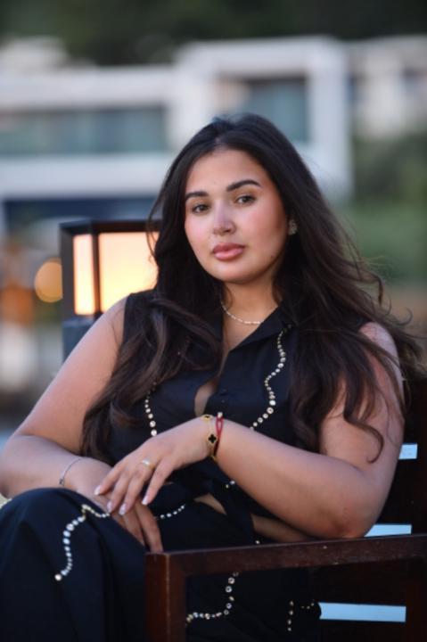 Dina Akhiar