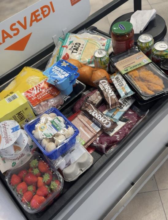 Early morning grocery shopping 🫶🏻