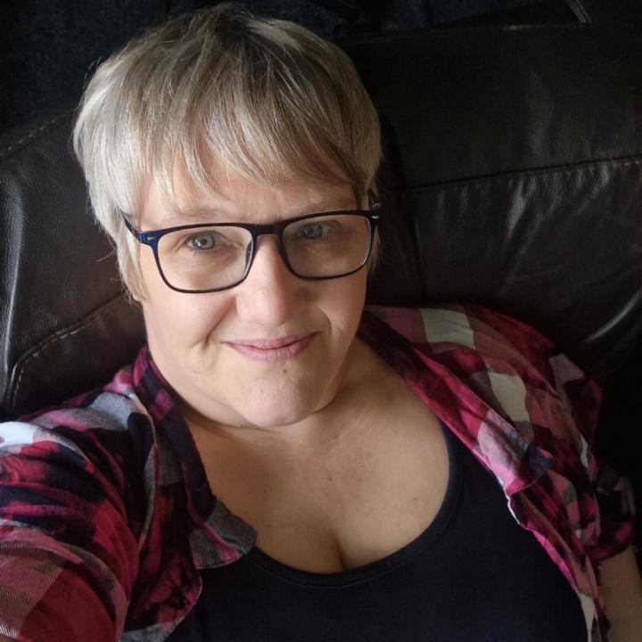 Tracey Burton