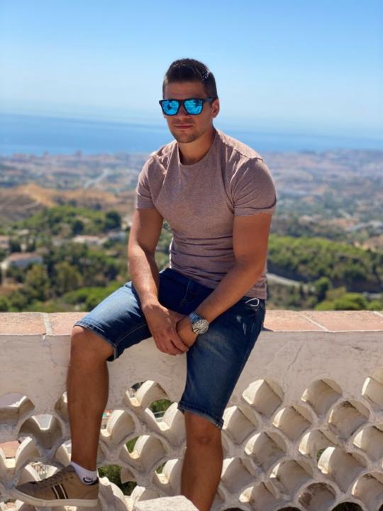 Adrian Muñoz