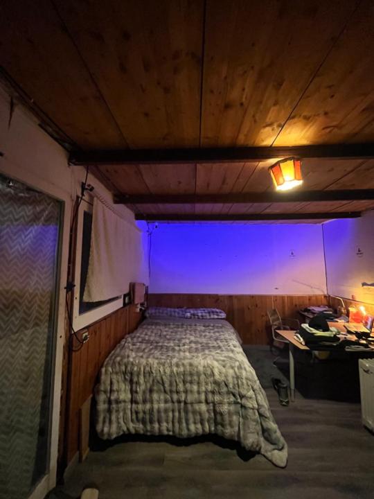 🏡 Foto actual, obra de hace 12 años: mi loft de 25m² — ¿qué os parece el acabado?