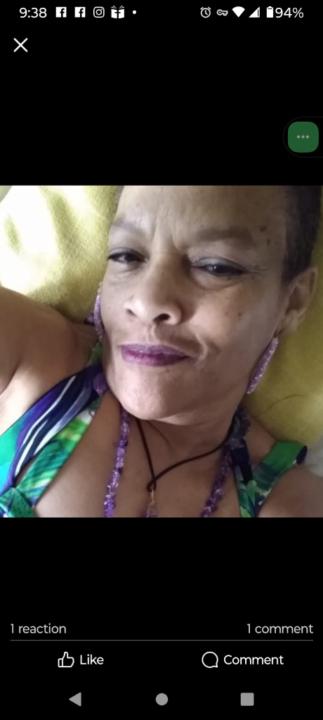 Cynthia-E Dent