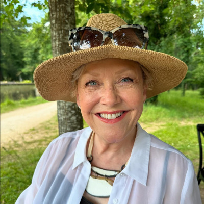 Julie Giddens-Davies