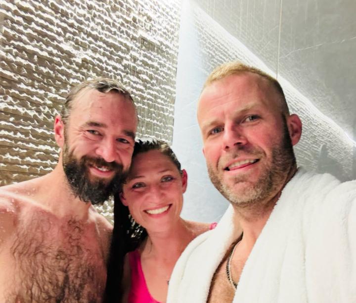 Welcome! Introduce yourself + share a pict of your sauna glow