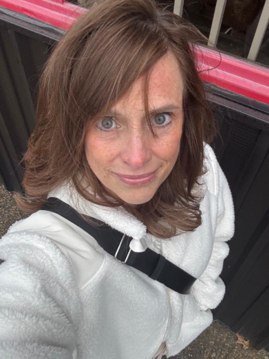 Amy Holton