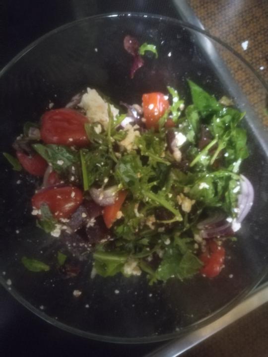 Mix salata sa italijanskim zelenisem sa  mediterana