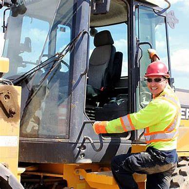 Mastering the Trade: Why Heavy Equipment Operation is a High-Value Skill in 2025 🚜