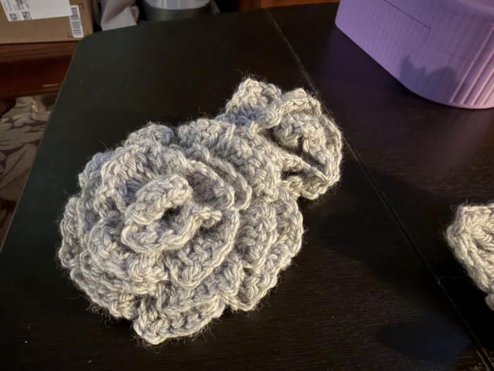 Crocheting embellishments for a small scarf