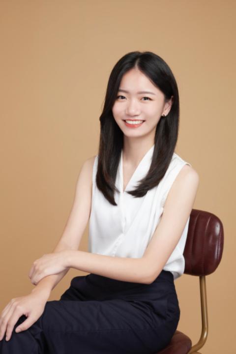 黃 琬彤
