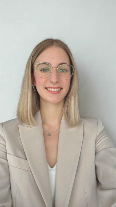 Laura Farkas
