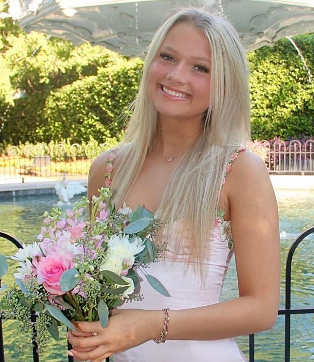 Nicole Kurkowski