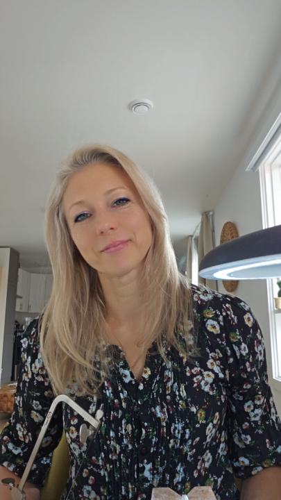 Sarah Holmes