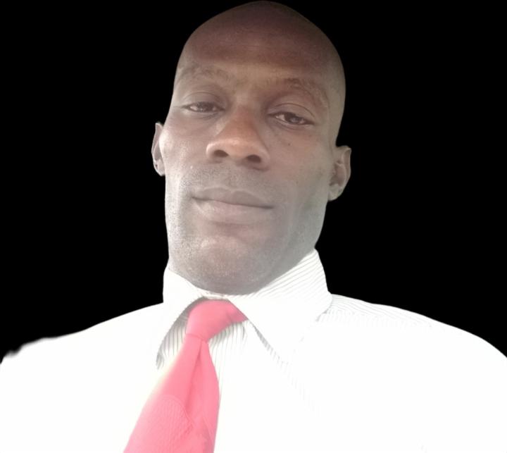 Tosin Olorunshola