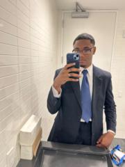 DeAndre W