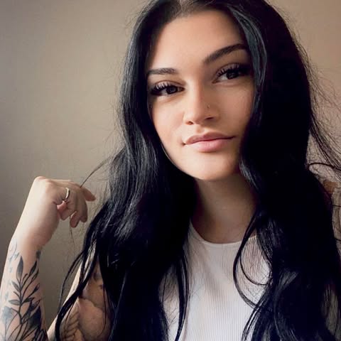Arianna English