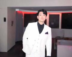 王 浩丞