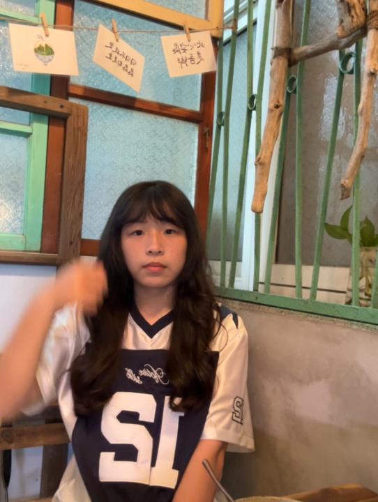 雨彤 謝