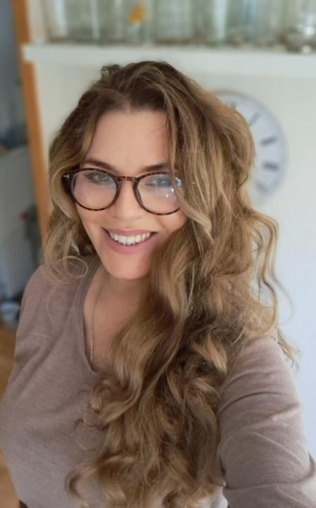 Bettina K