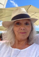 Renée Yvonne Hendry