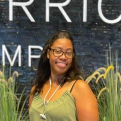 Artina J Nuckolls