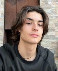 Levi Destin