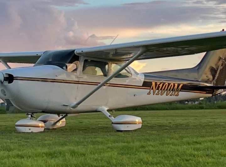 Glass and autopilot 172M for sale 