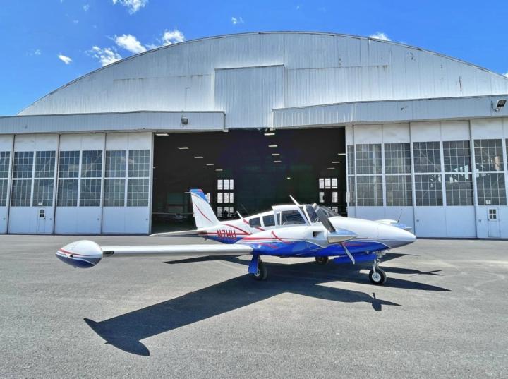 Twin Comanche plug & play lease 