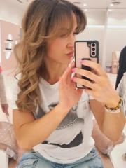 Rebecca suzanne kerra Button