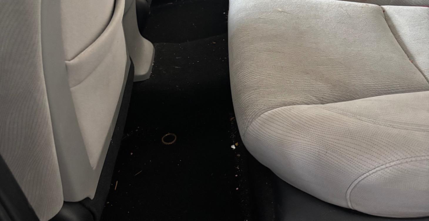 Safely remove tough stains from fabric and carpet.