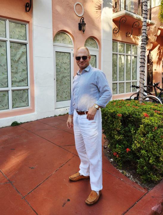 Seersucker, linen and soft leather