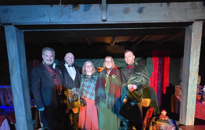 25 Oct 31 - 4th-Year Wedding Anniversary