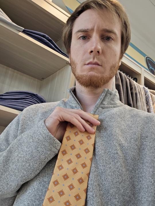 Does this tie wash me out? 