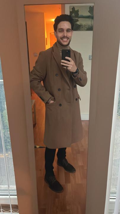A morning outfit with the same overcoat