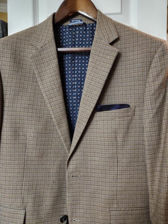 Which pocket square? 