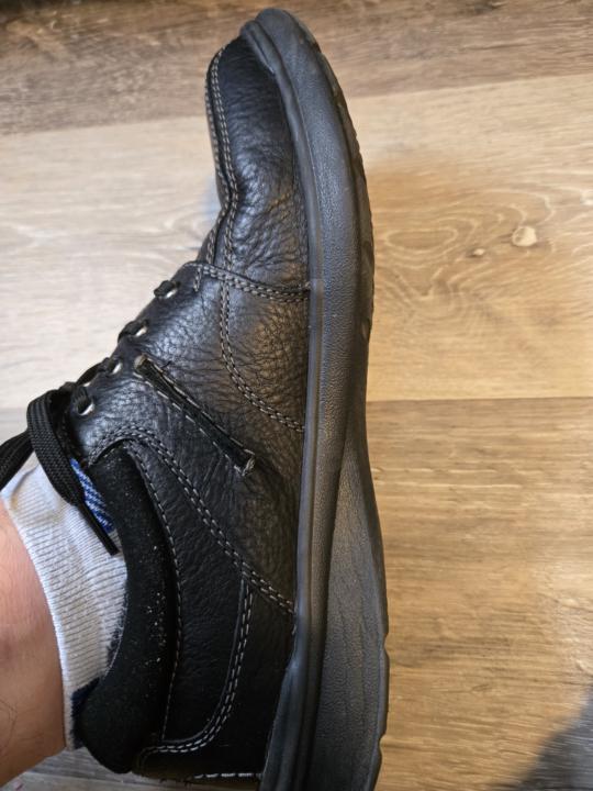 Casual shoes