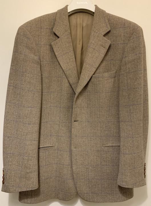 My newest thrift store win is a BOSS tweed sports jacket