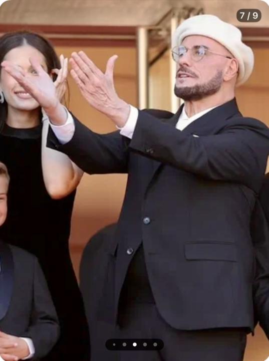 Travels and his beret. To watch or not to watch