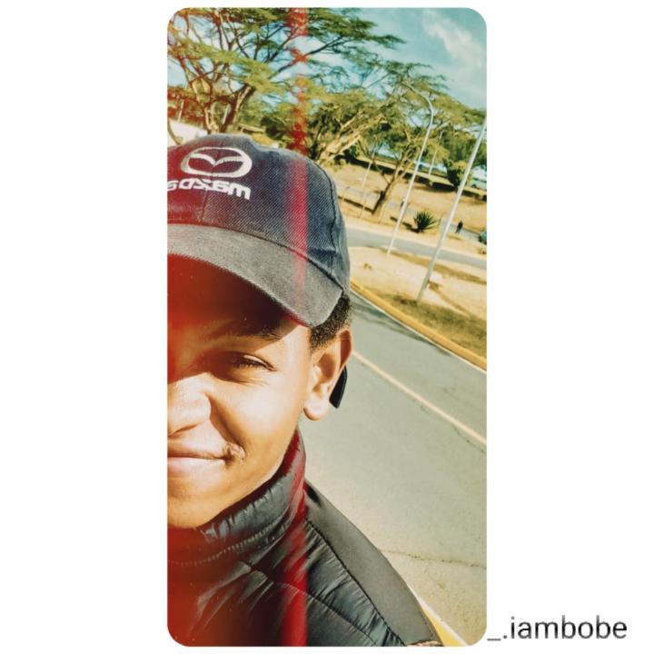 Crown Bobe